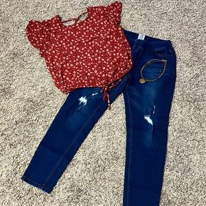 Women bundle outfit w necklace